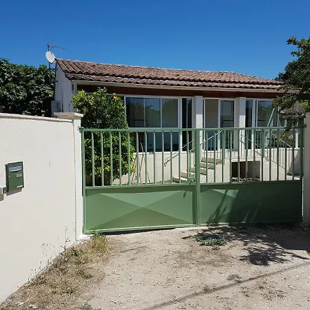 Holiday home Maison Individuelle 90m2 Avec Veranda Et Piscine *