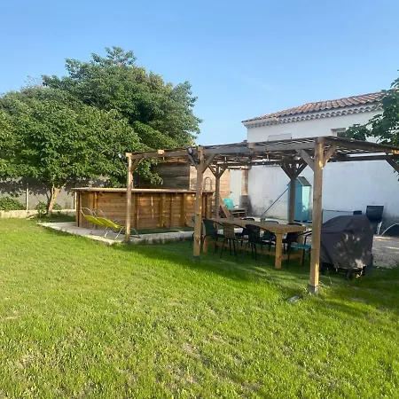 Prázdninový dům Maison Individuelle 90m2 Avec Veranda Et Piscine