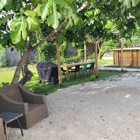 Maison Individuelle 90m2 Avec Veranda Et Piscine Holiday home *