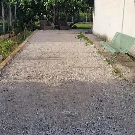 Maison Individuelle 90m2 Avec Veranda Et Piscine Roquemaure (Gard)