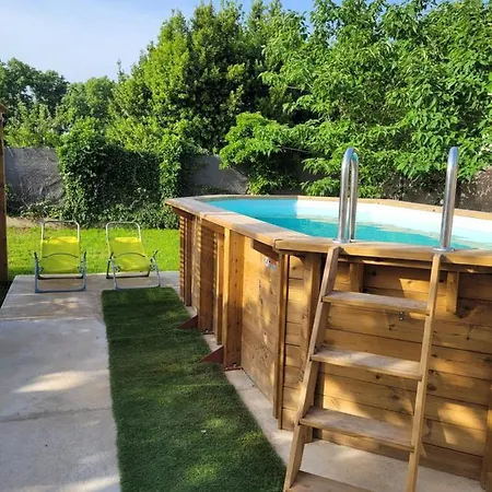 Maison Individuelle 90m2 Avec Veranda Et Piscine Roquemaure (Gard)