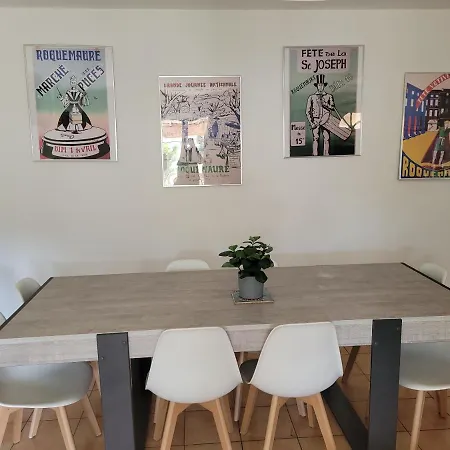 Maison Individuelle 90m2 Avec Veranda Et Piscine Roquemaure (Gard)