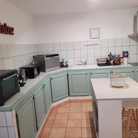 Holiday home Maison Individuelle 90m2 Avec Veranda Et Piscine *