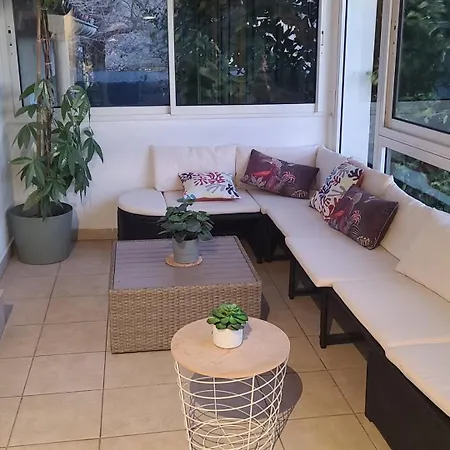 Holiday home Maison Individuelle 90m2 Avec Veranda Et Piscine