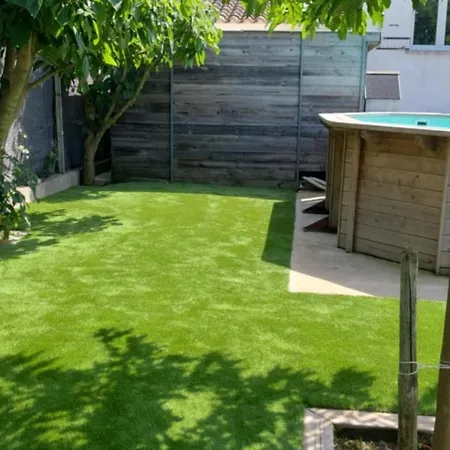 Maison Individuelle 90m2 Avec Veranda Et Piscine Roquemaure (Gard)