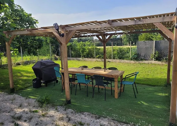 Maison Individuelle 90m2 Avec Veranda Et Piscine *